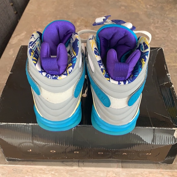 Woman’s Air Jordan 8 Retro - Picture 4 of 6